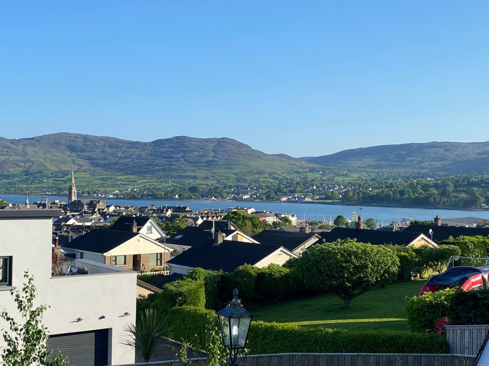 Lough View, Pinewood Hill Villa Warrenpoint Eksteriør bilde
